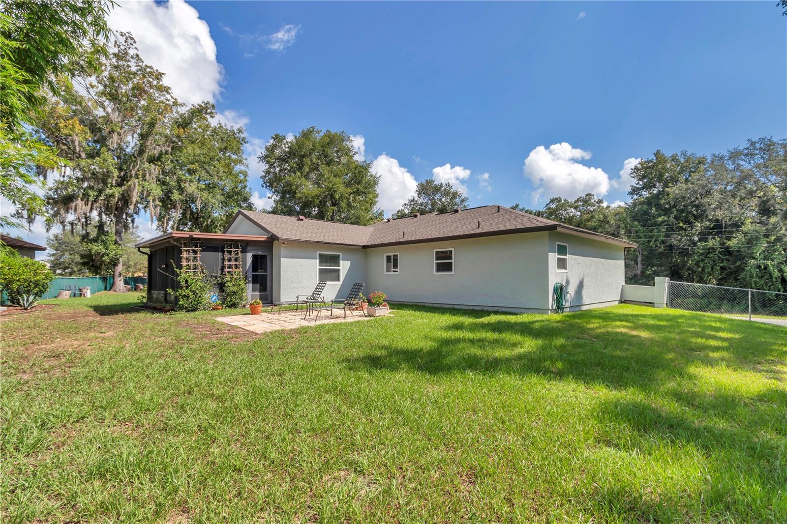 Image 33 of 40 For 814 Oak Road