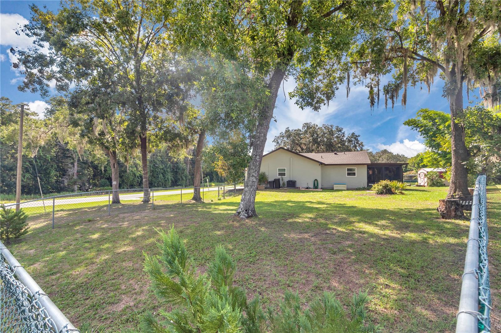 Image 34 of 40 For 814 Oak Road