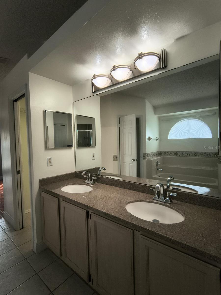 Image 18 of 33 For 14912 White Magnolia Court