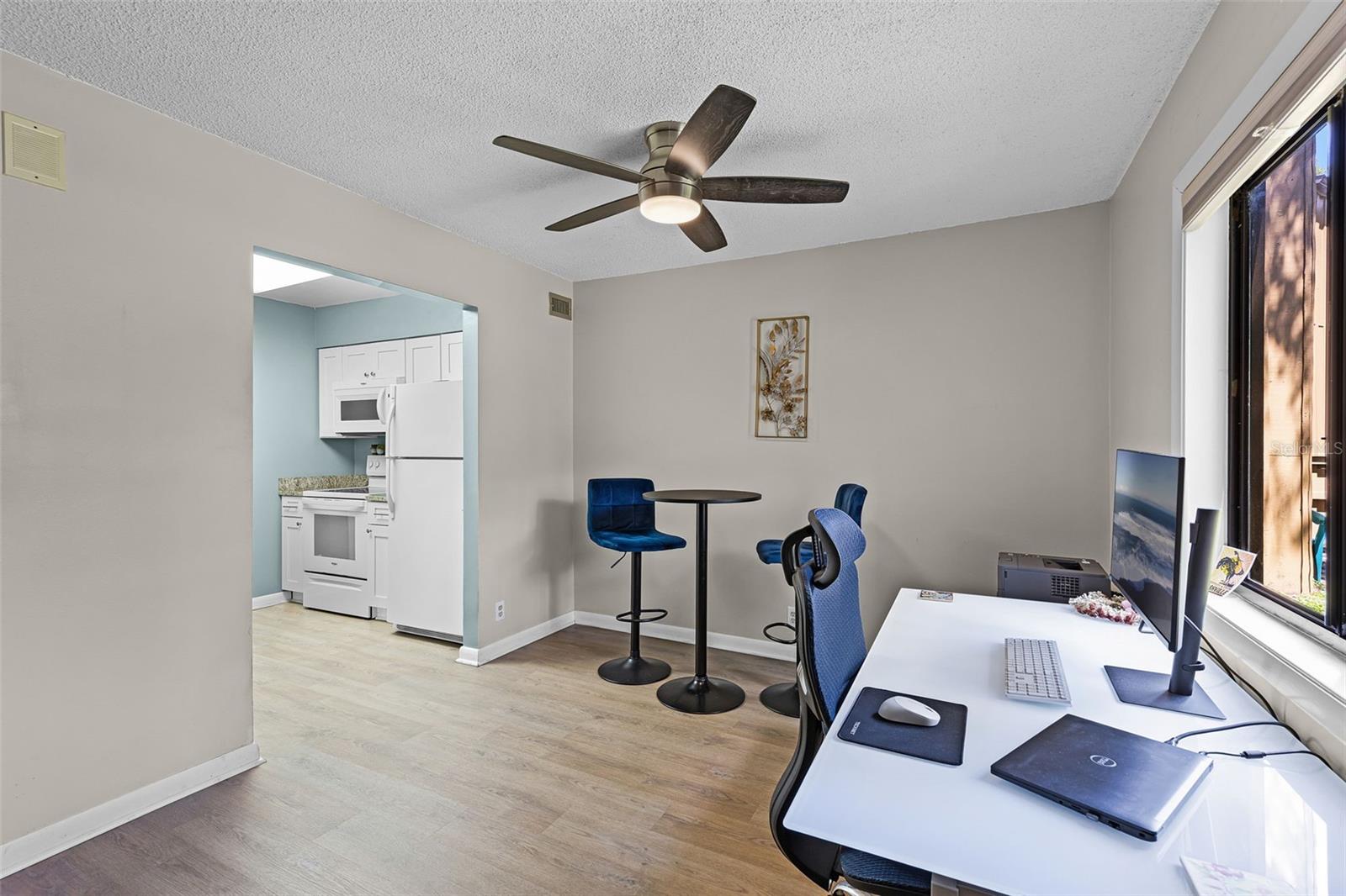 Image 14 of 46 For 260 Crown Oaks Way 260