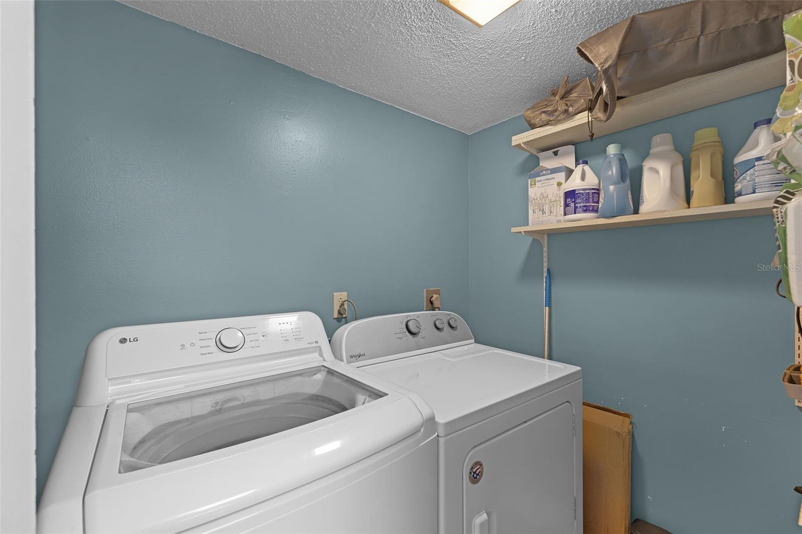 Image 8 of 46 For 260 Crown Oaks Way 260