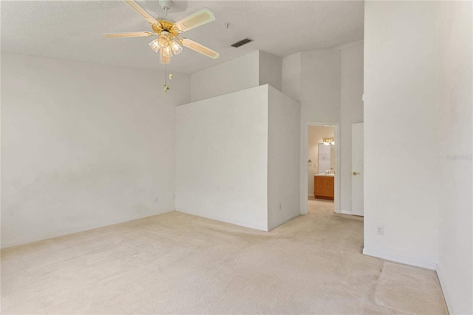 Image 15 of 43 For 5999 Lake Pointe Drive 608
