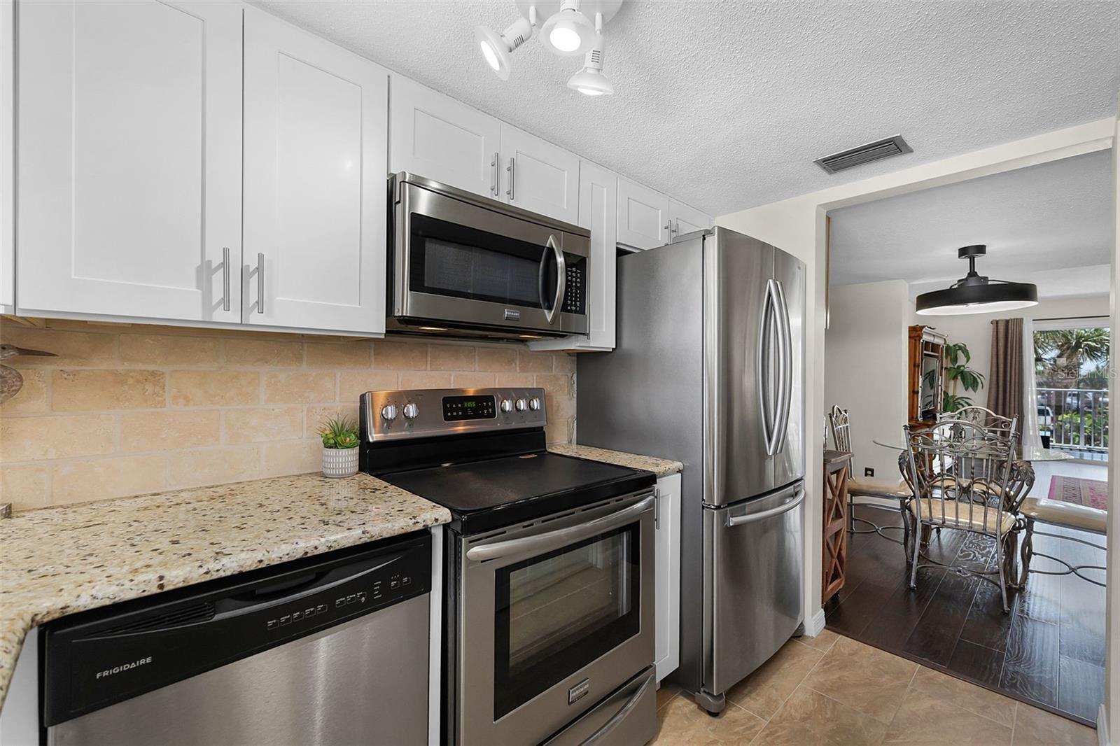 Image 5 of 46 For 3845 Atlantic Avenue 10