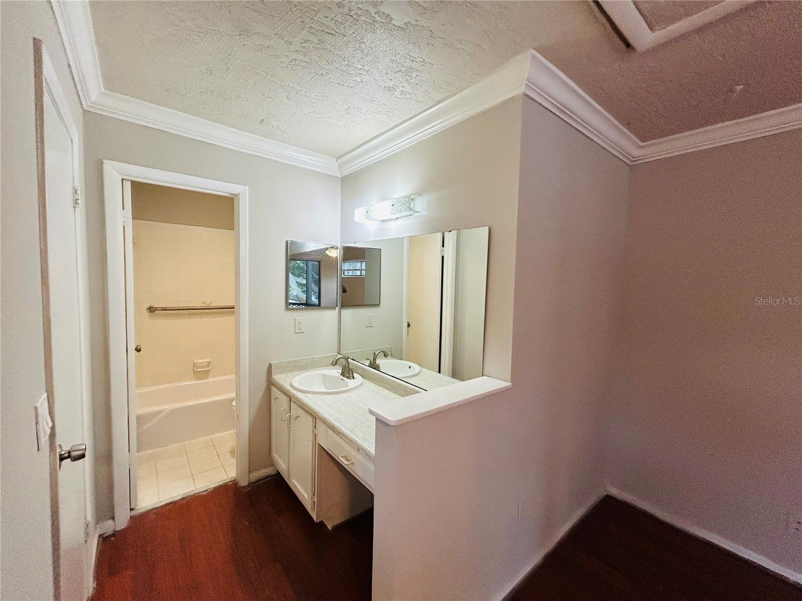 Image 10 of 20 For 4354 Aqua Vista Drive H
