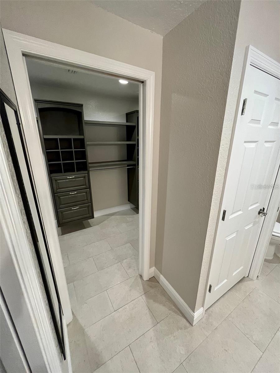 Image 18 of 40 For 704 Osmosis Drive Sw