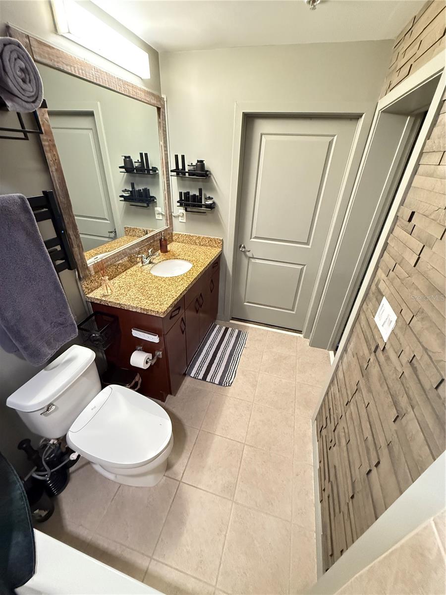 Image 40 of 50 For 155 Court Avenue 2211