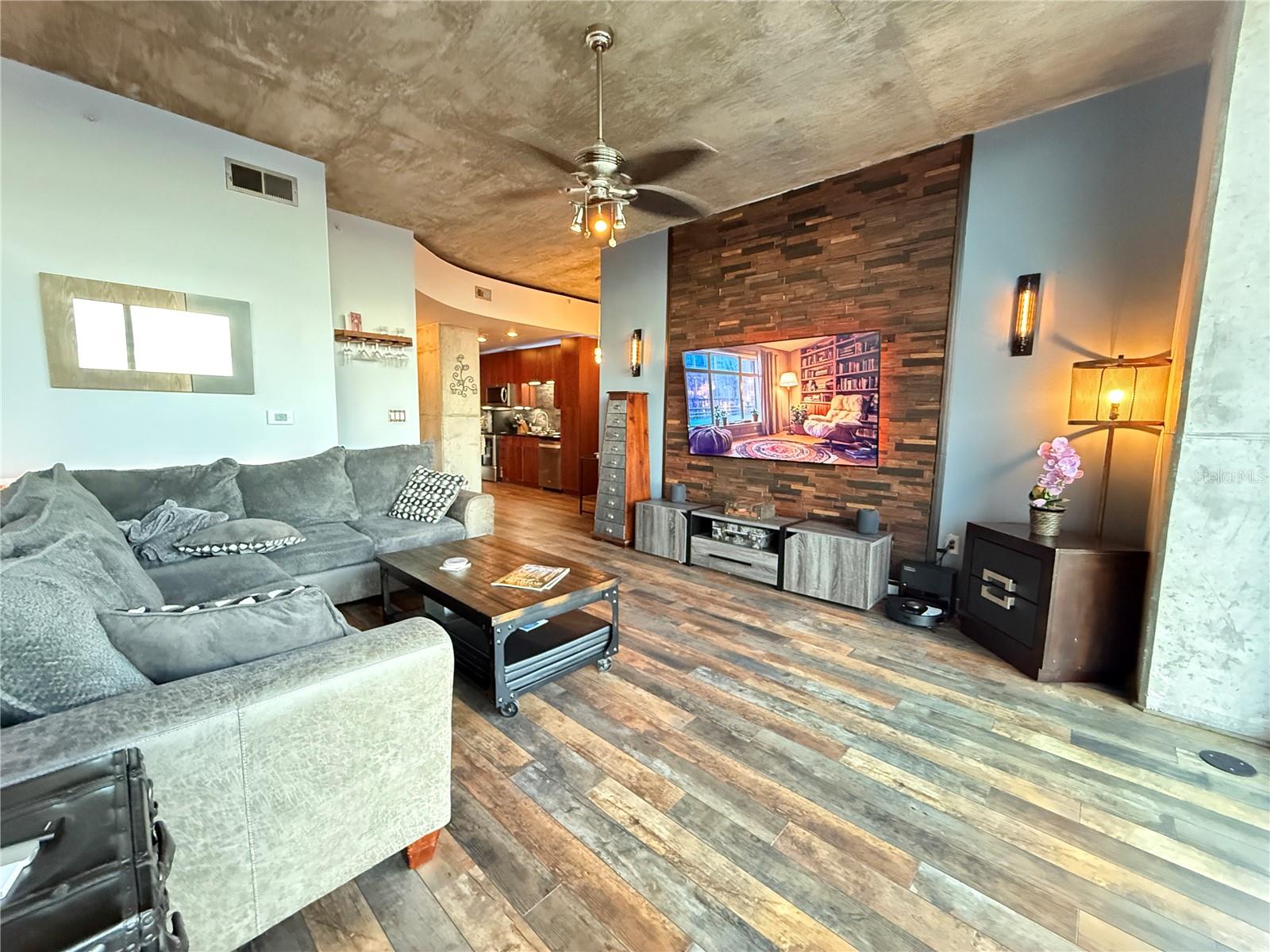 Image 42 of 50 For 155 Court Avenue 2211