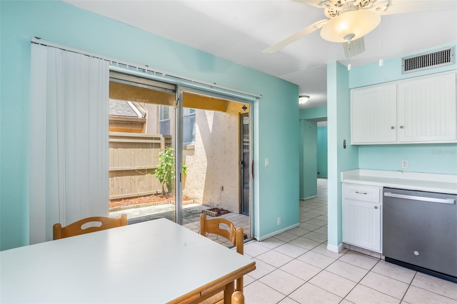 Image 10 of 61 For 552 Windmeadows Street .
