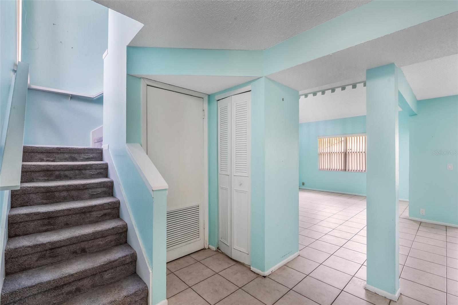 Image 12 of 61 For 552 Windmeadows Street .