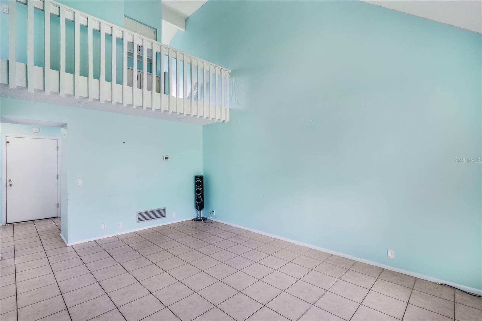 Image 14 of 61 For 552 Windmeadows Street .