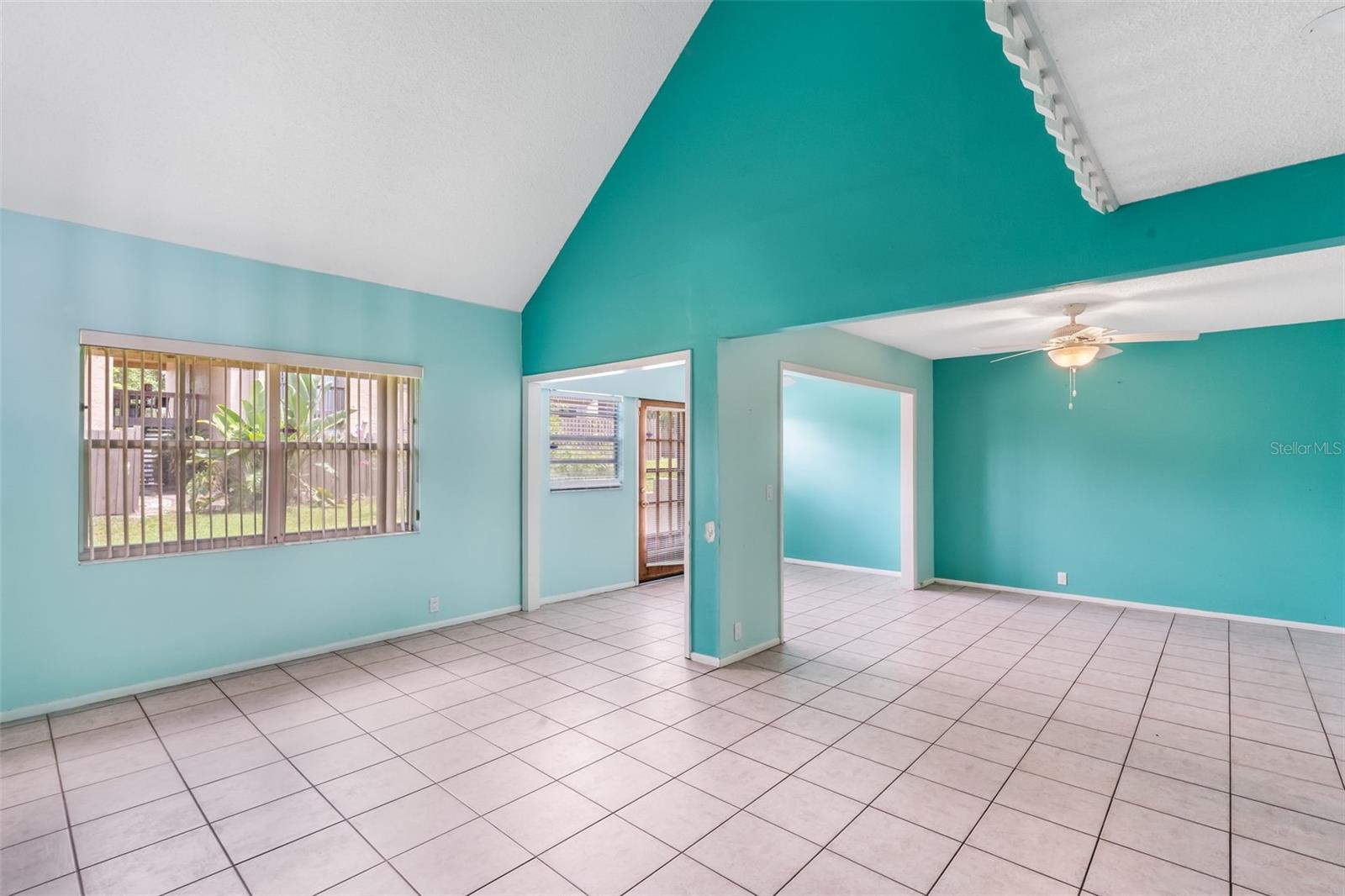 Image 16 of 61 For 552 Windmeadows Street .