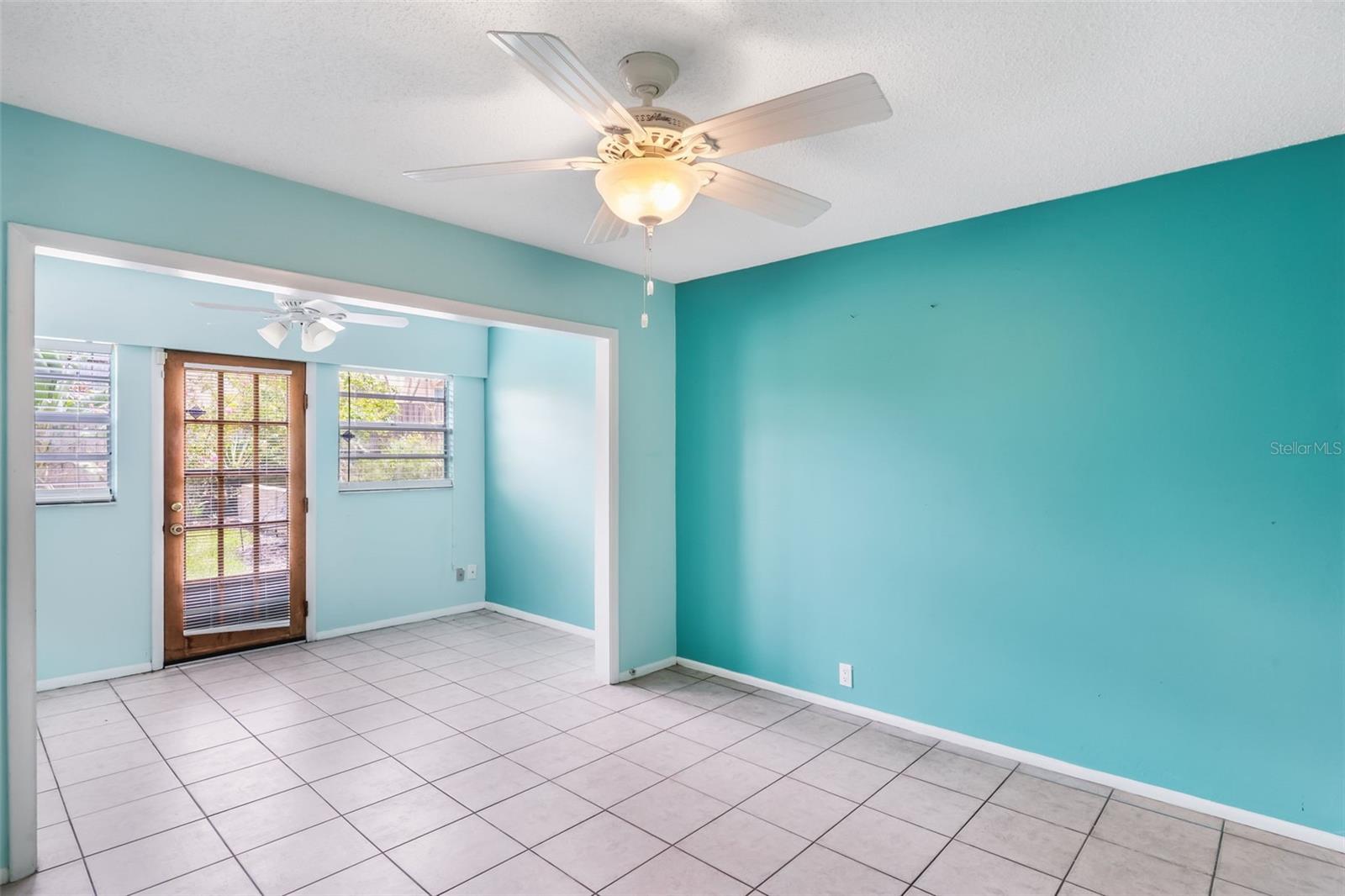Image 17 of 61 For 552 Windmeadows Street .