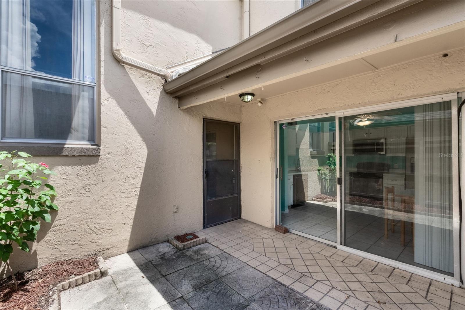 Image 4 of 61 For 552 Windmeadows Street .