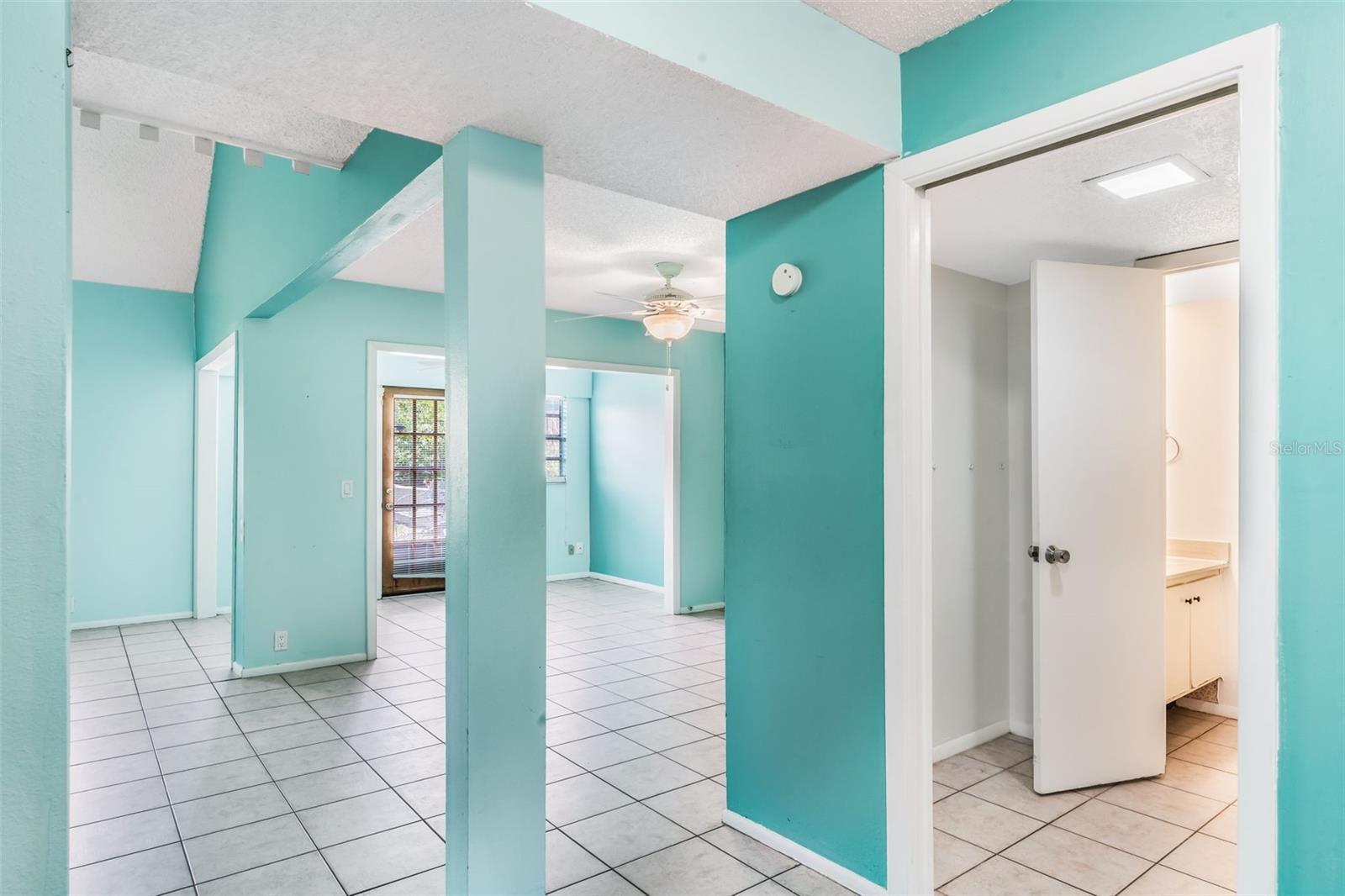 Image 41 of 61 For 552 Windmeadows Street .