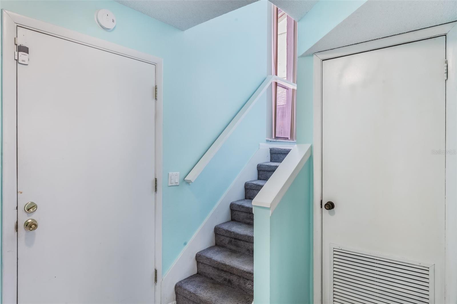 Image 7 of 61 For 552 Windmeadows Street .