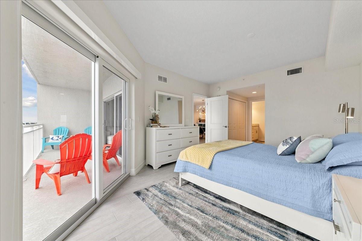 Image 16 of 44 For 1805 Riverside Drive 508