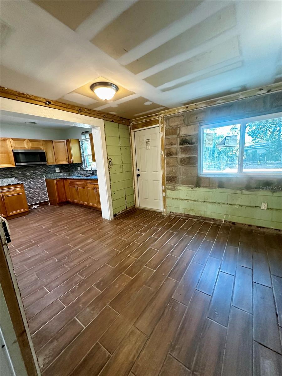 Image 12 of 38 For 6125 Medford Court