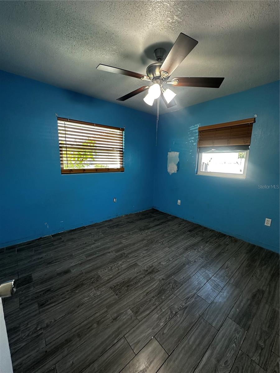 Image 21 of 38 For 6125 Medford Court