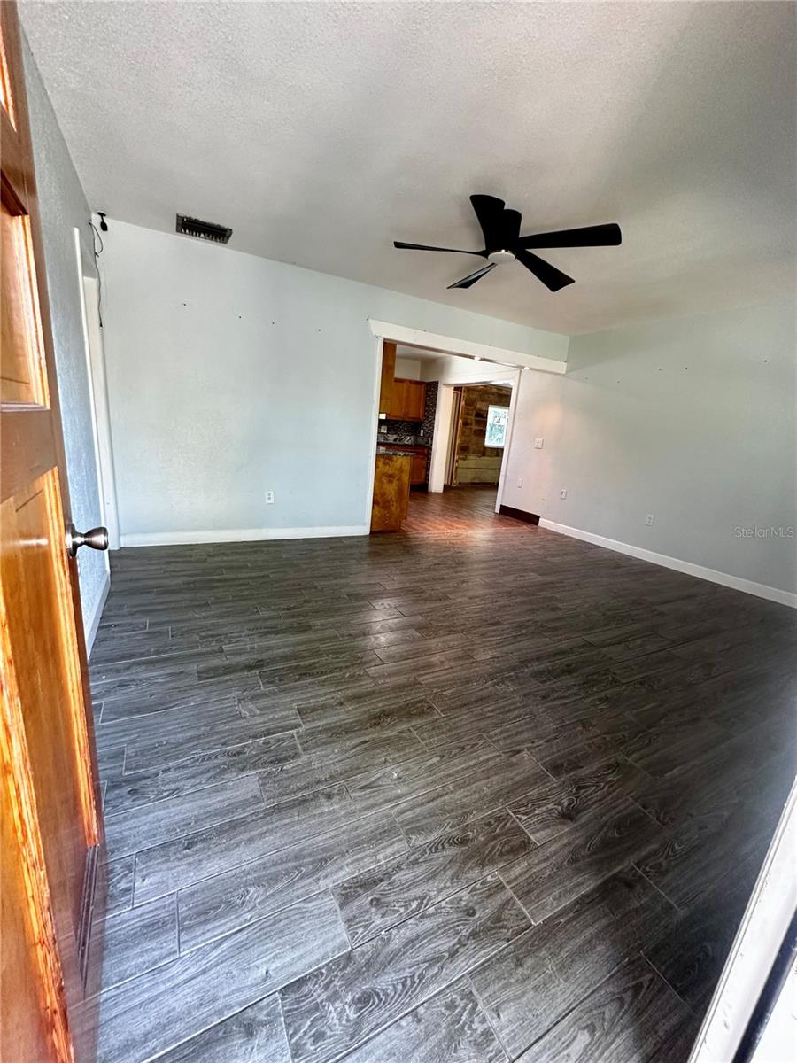 Image 5 of 38 For 6125 Medford Court