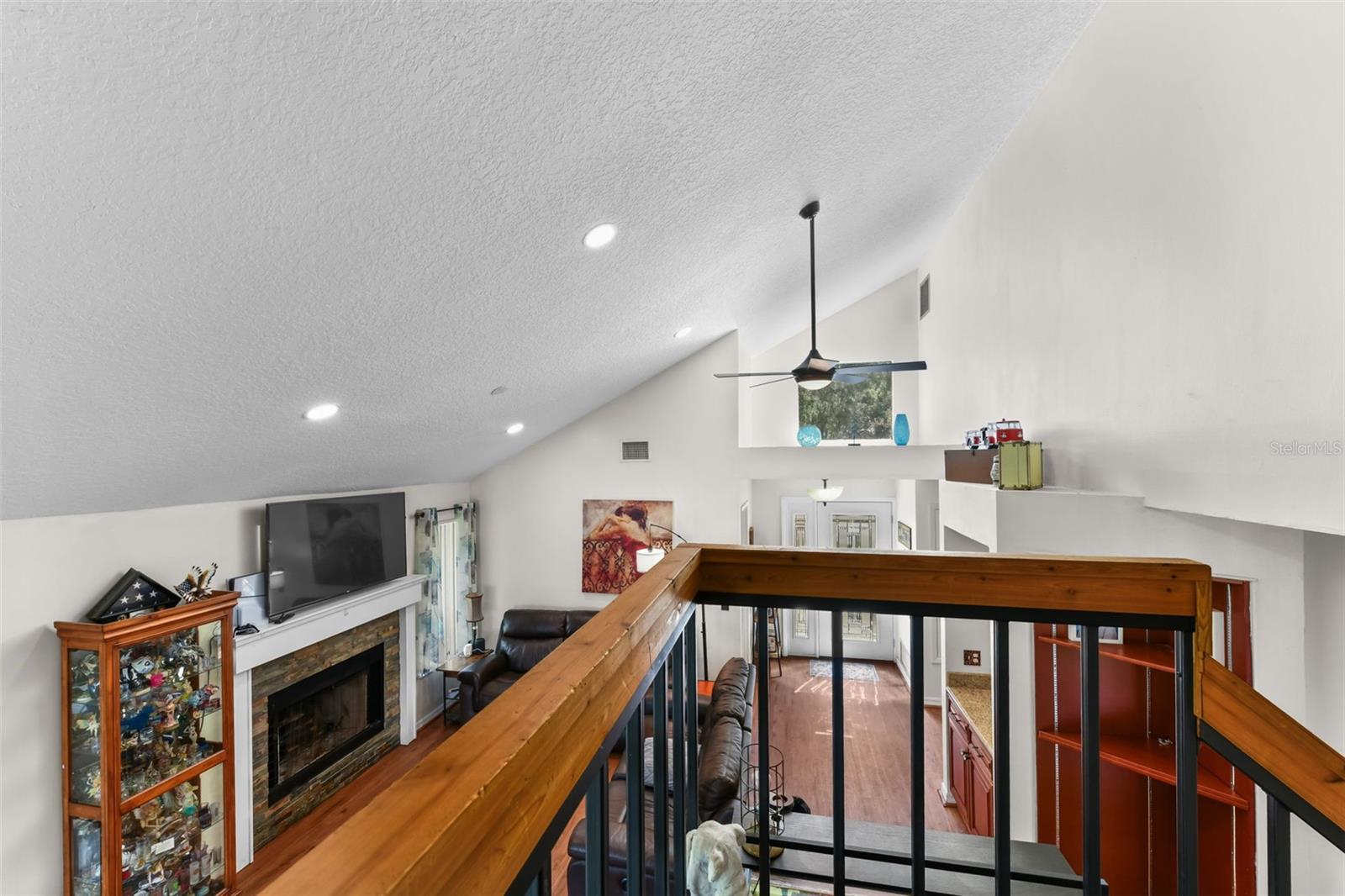 Image 31 of 50 For 731 Crestbrook Loop