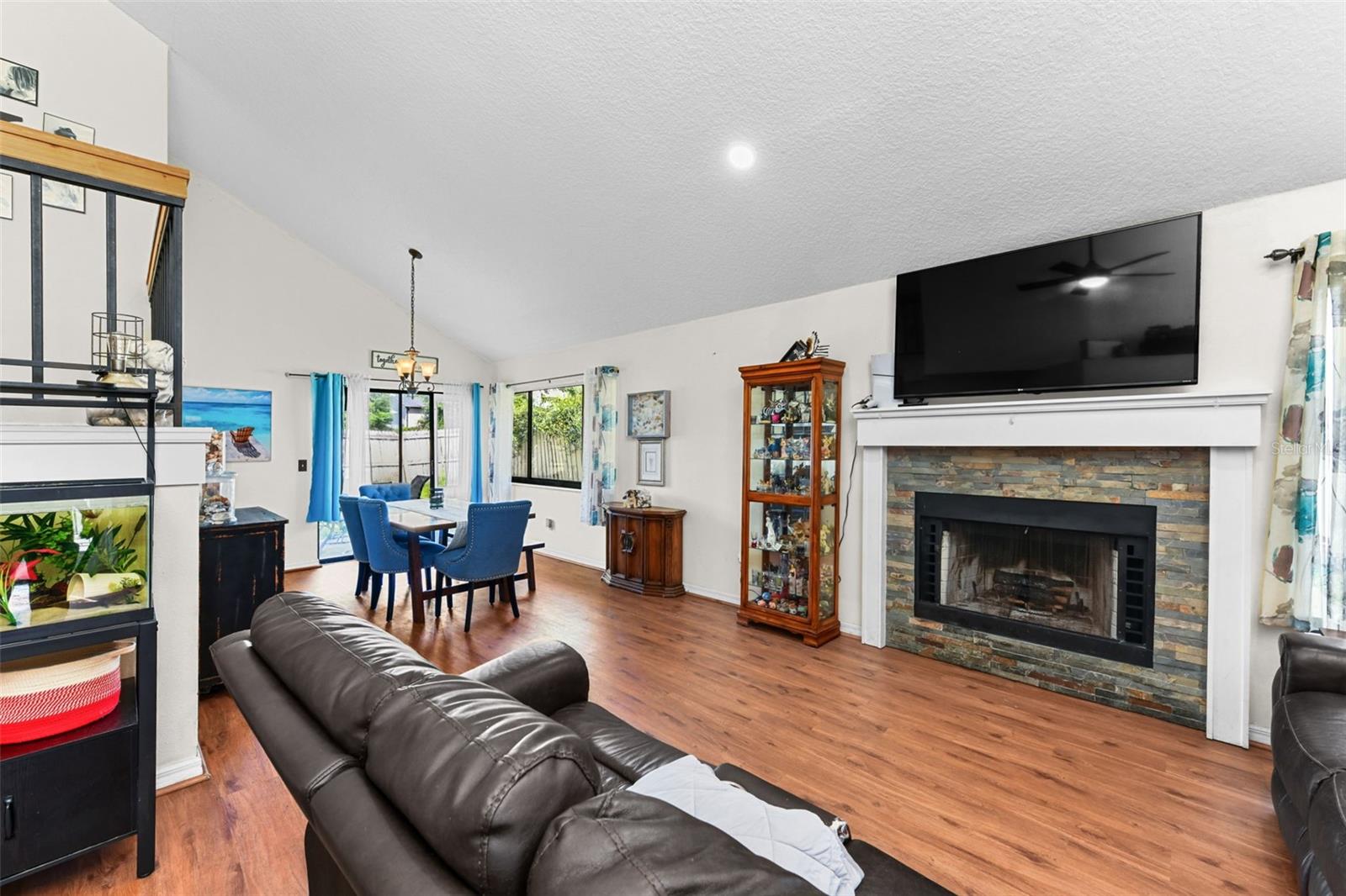 Image 6 of 50 For 731 Crestbrook Loop