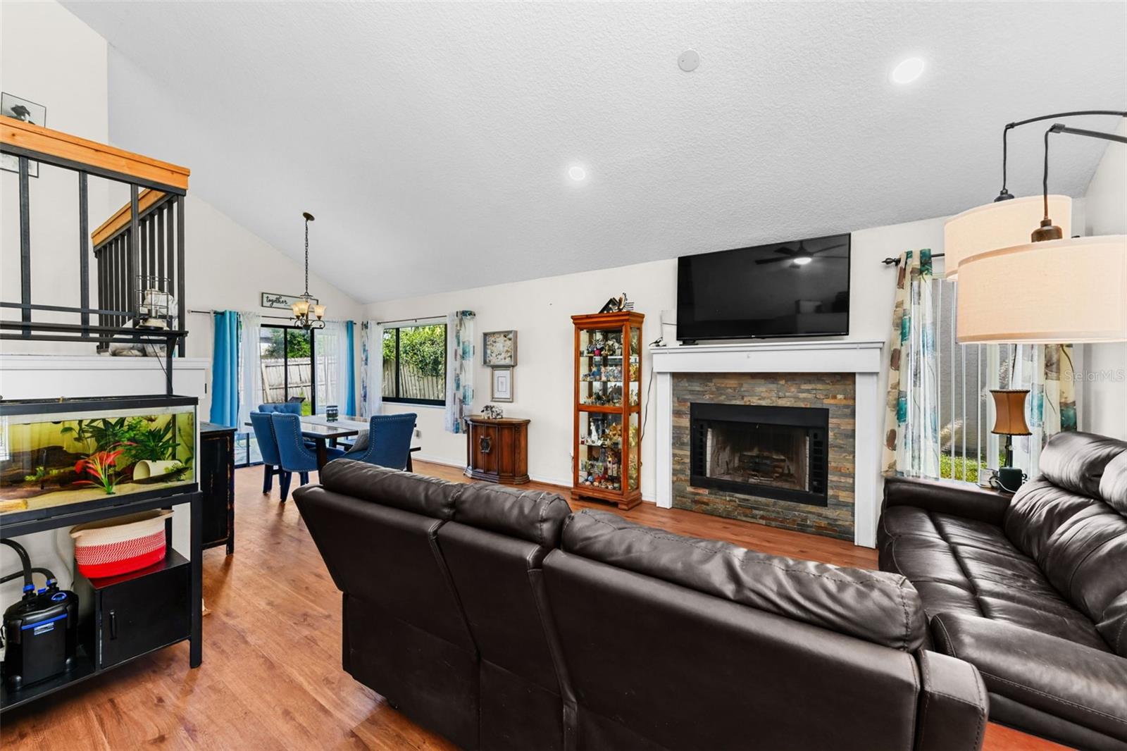 Image 7 of 50 For 731 Crestbrook Loop
