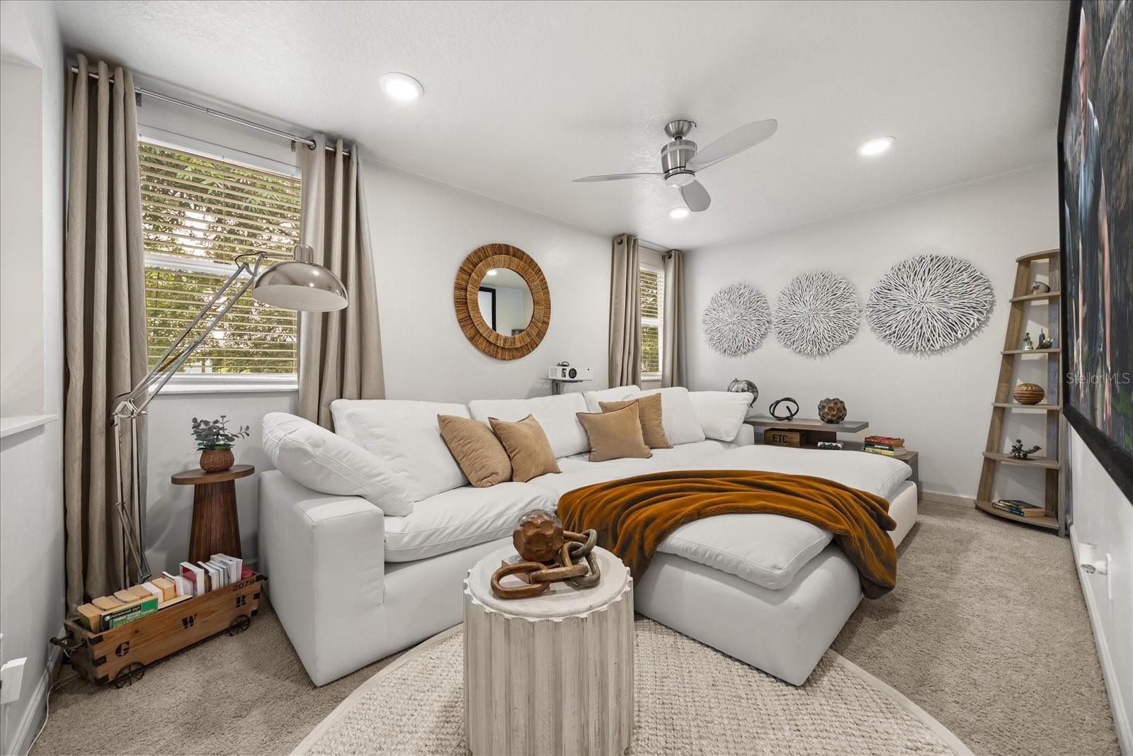 Image 42 of 75 For 989 Summer Lakes Drive