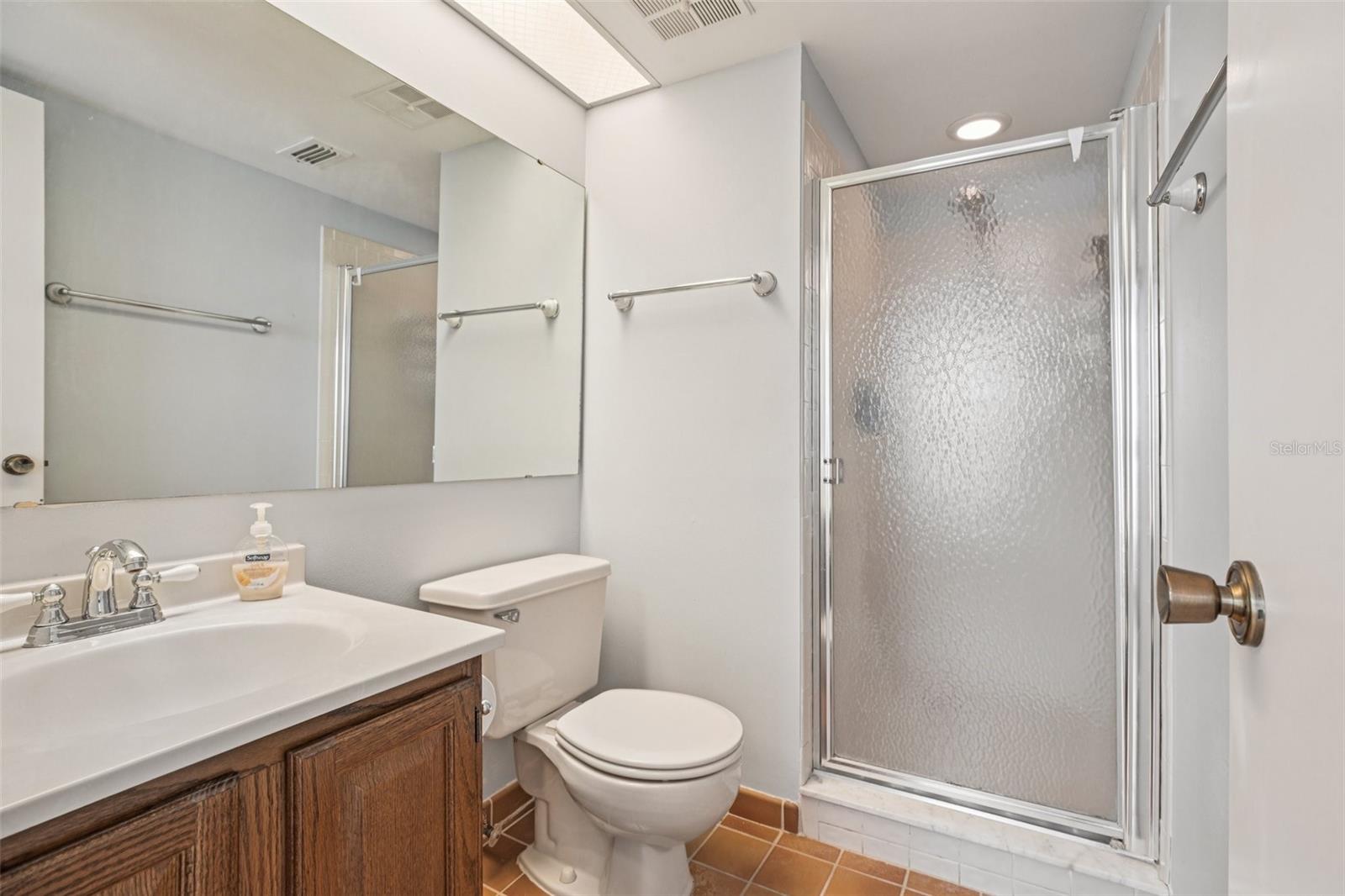 Image 13 of 25 For 4909 Walden Circle 36