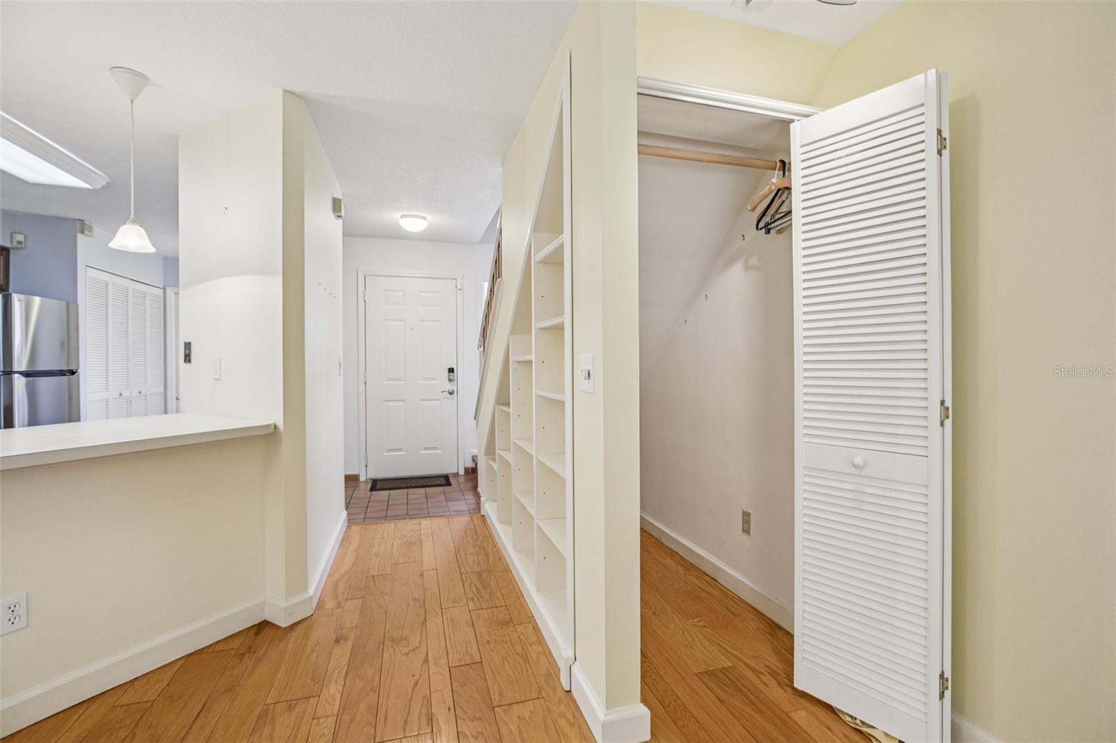 Image 16 of 25 For 4909 Walden Circle 36