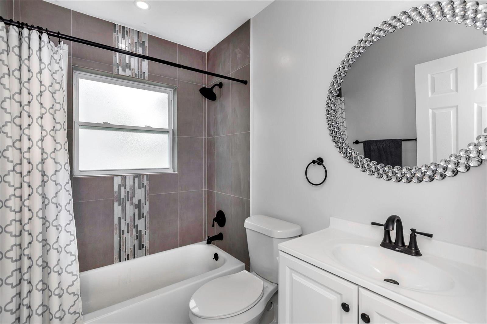 Image 3 of 18 For 2501 6th Street S