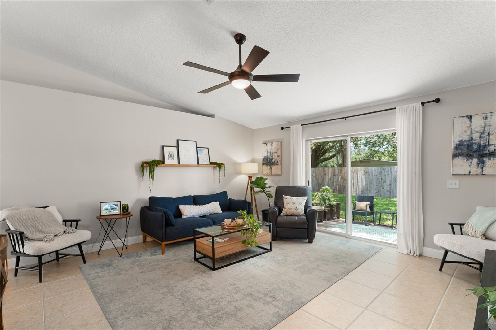 Image 14 of 39 For 653 Stevelynn Circle