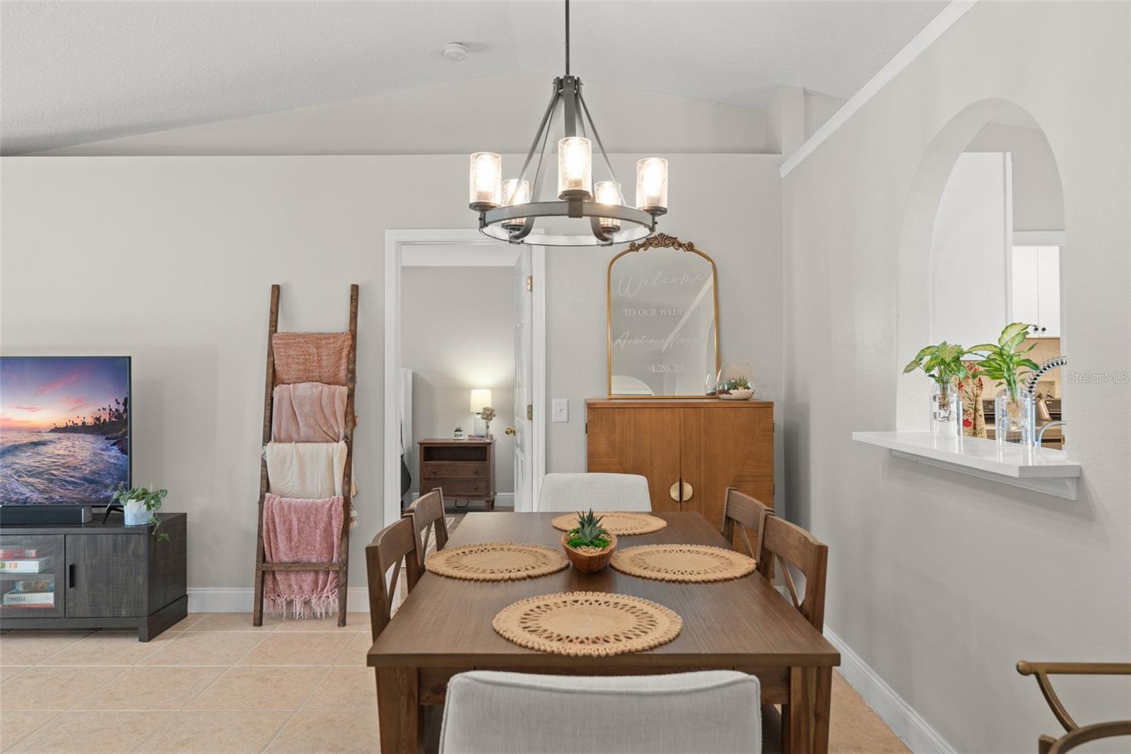 Image 15 of 39 For 653 Stevelynn Circle