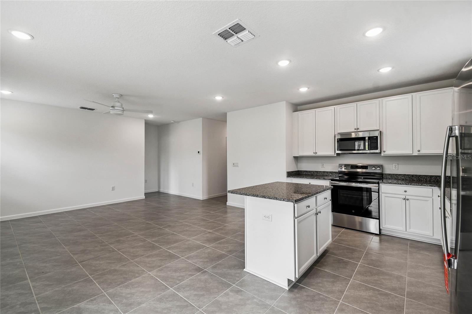 Image 13 of 25 For 8244 Galena Avenue 13