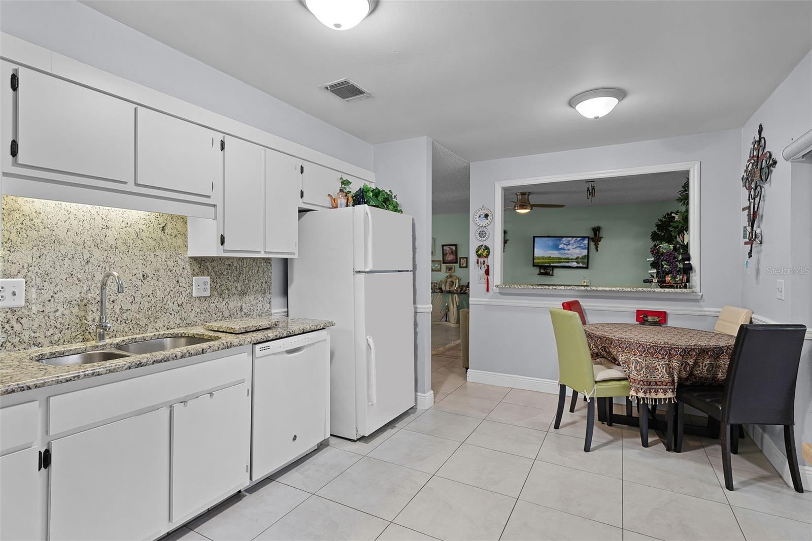 Image 13 of 37 For 527 Eastport Drive