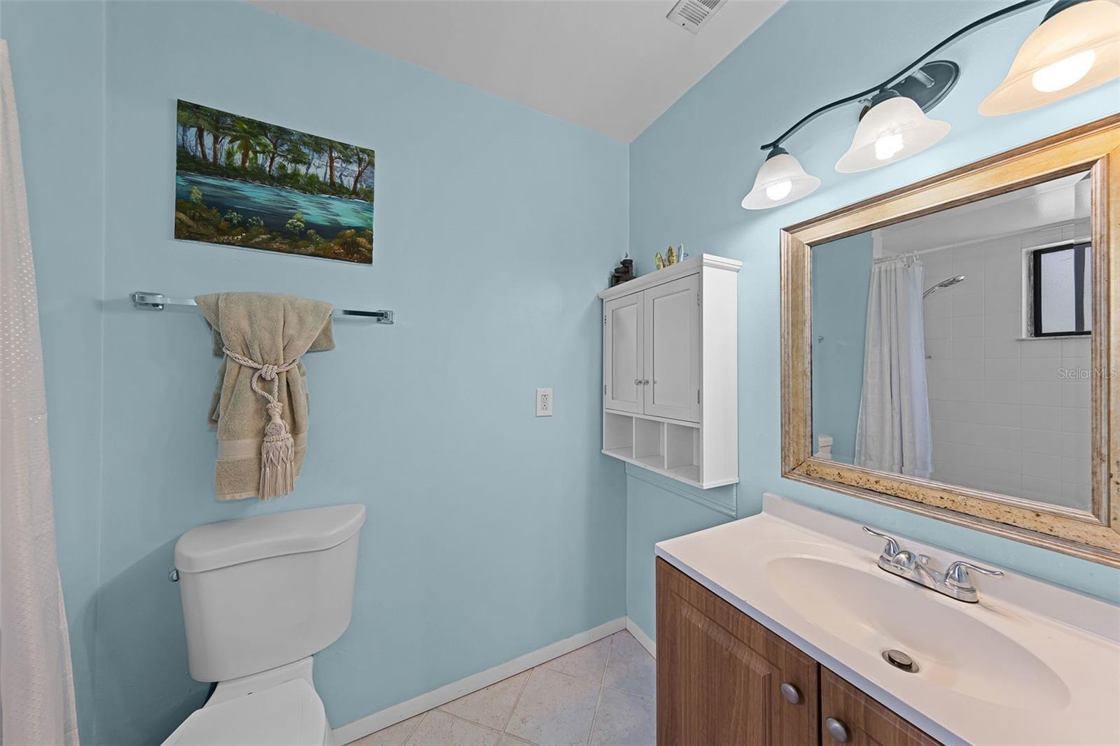 Image 19 of 37 For 527 Eastport Drive