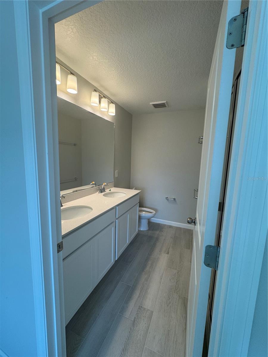 Image 16 of 24 For 14922 Harvest Street