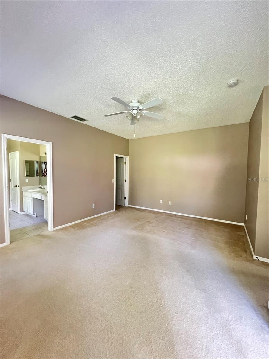 Image 11 of 23 For 806 Cherry Valley Way
