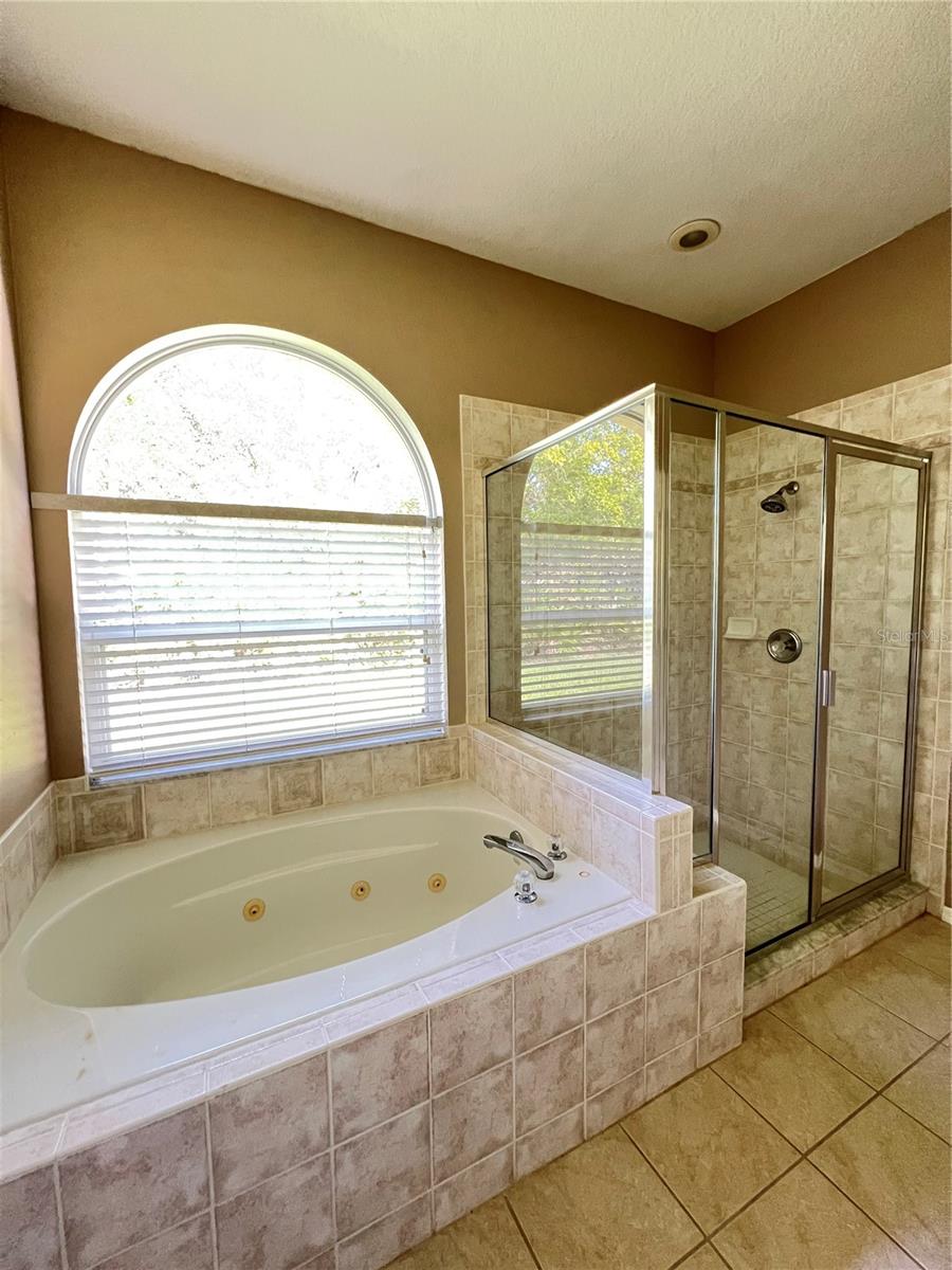 Image 14 of 23 For 806 Cherry Valley Way