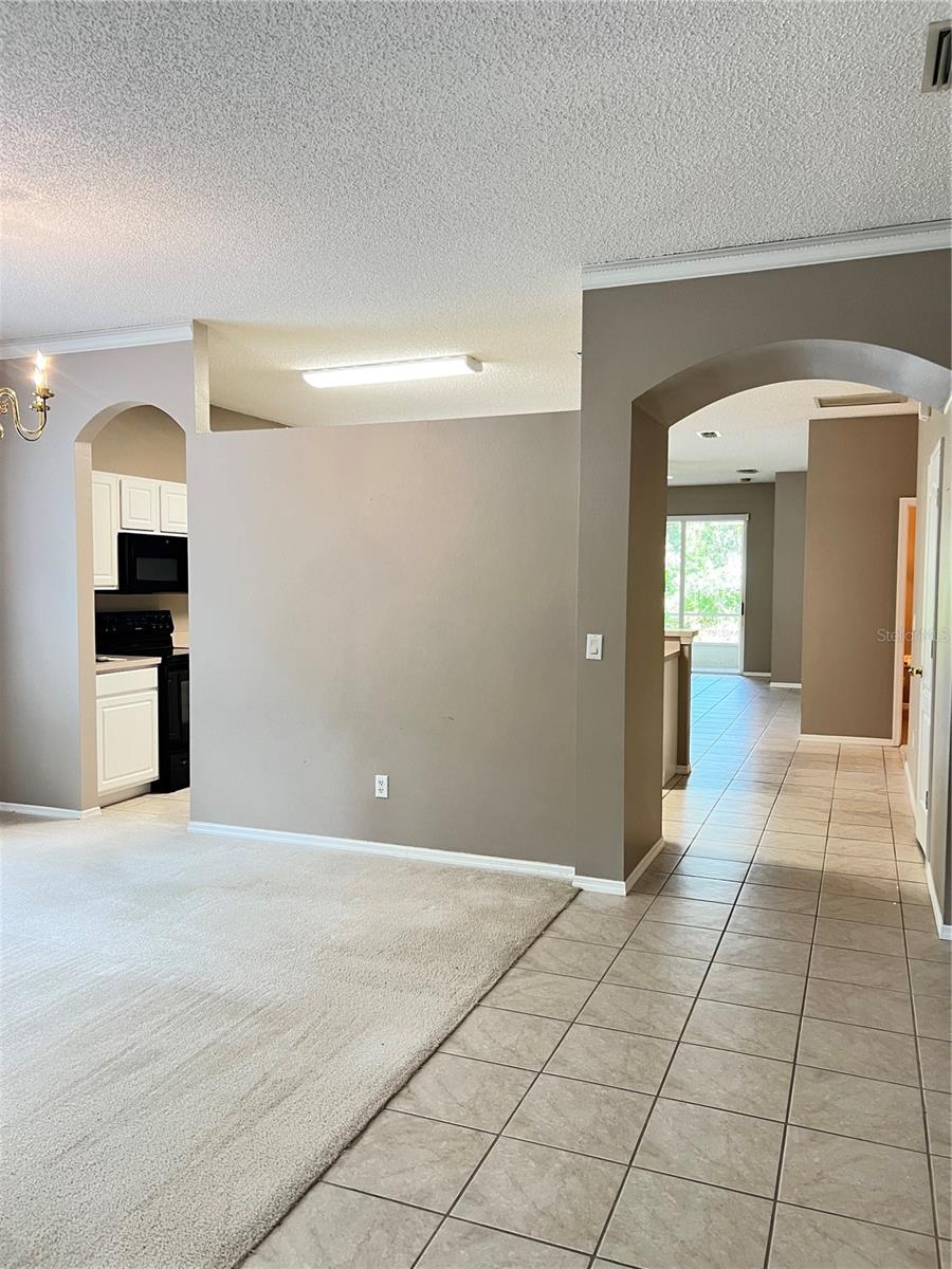 Image 4 of 23 For 806 Cherry Valley Way