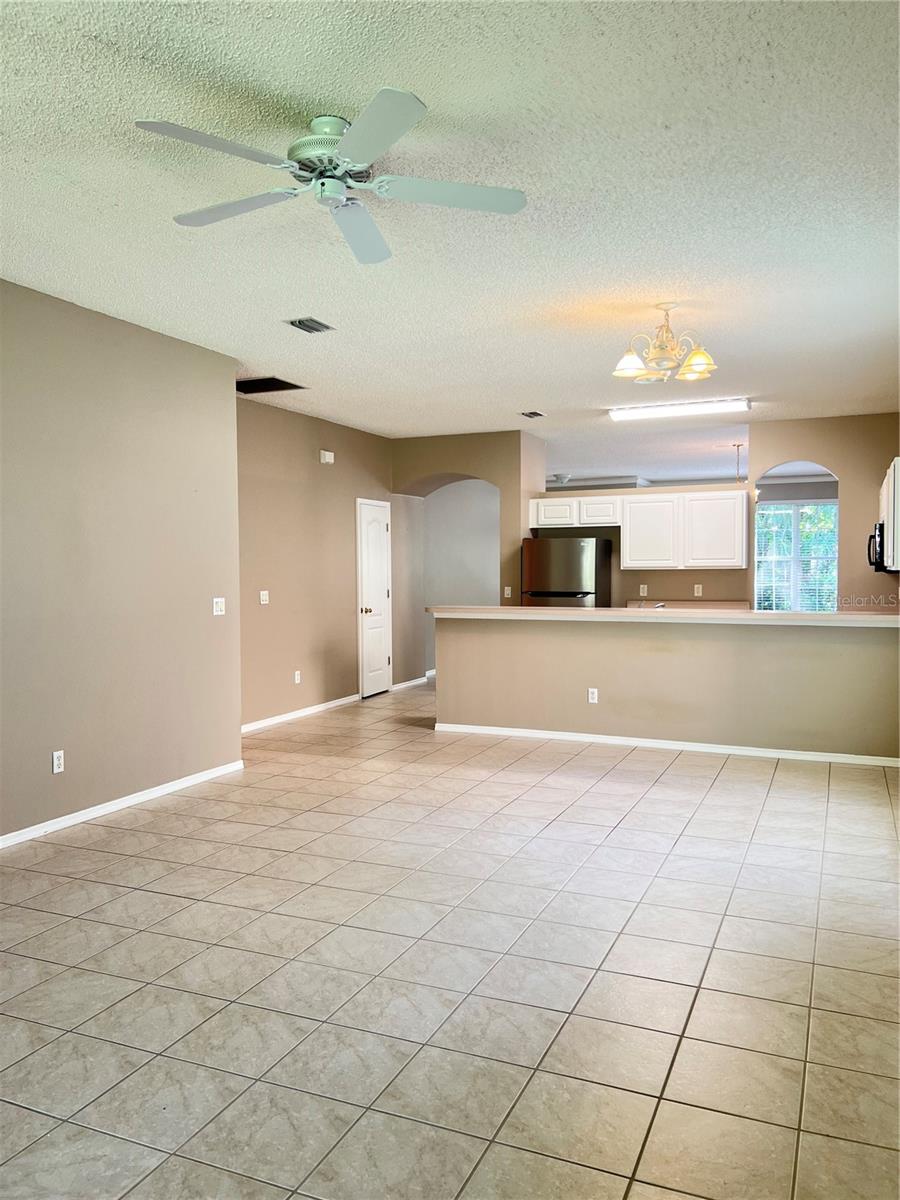 Image 8 of 23 For 806 Cherry Valley Way