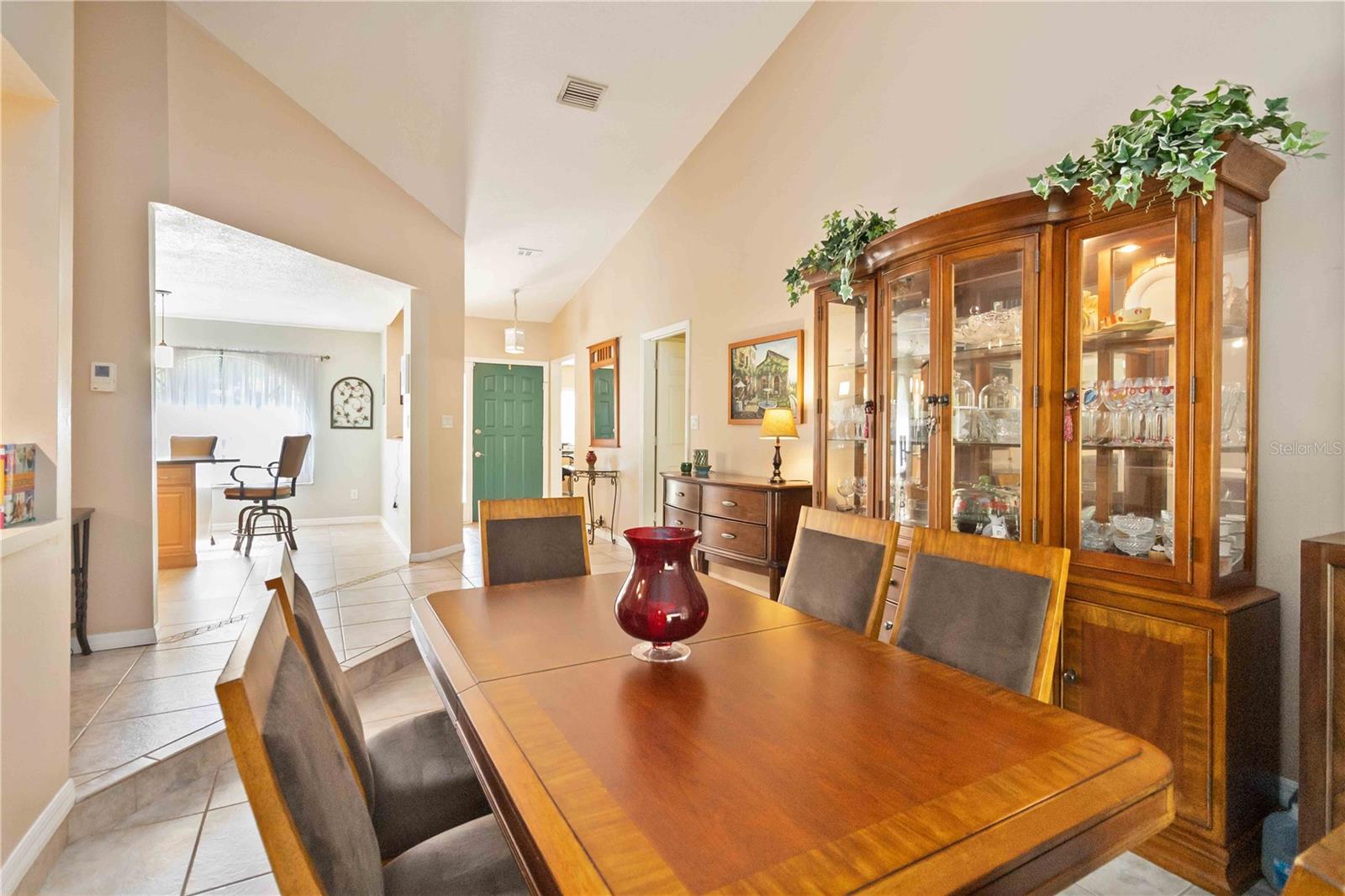 Image 10 of 42 For 2530 Creekview Circle