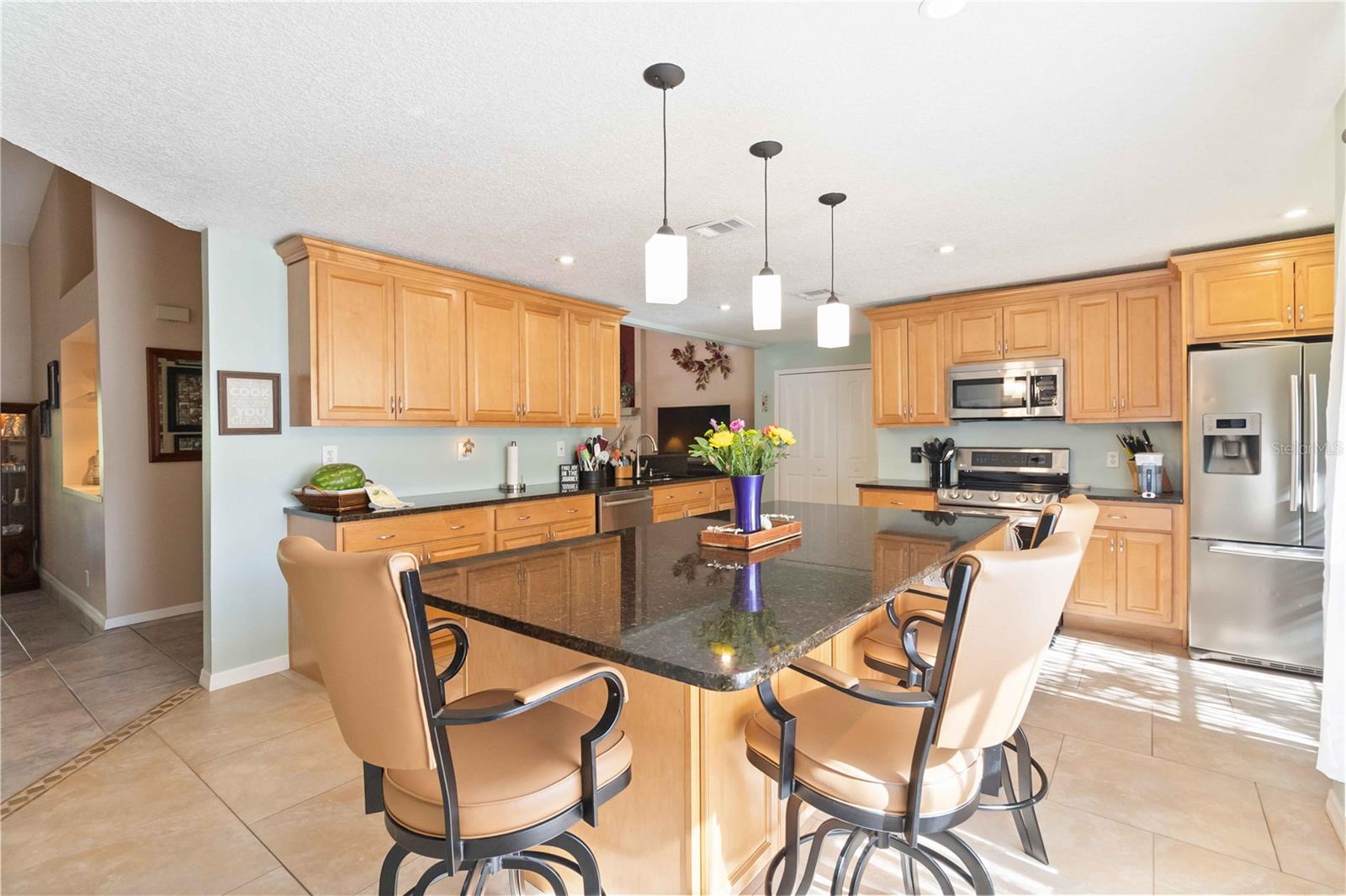Image 17 of 42 For 2530 Creekview Circle