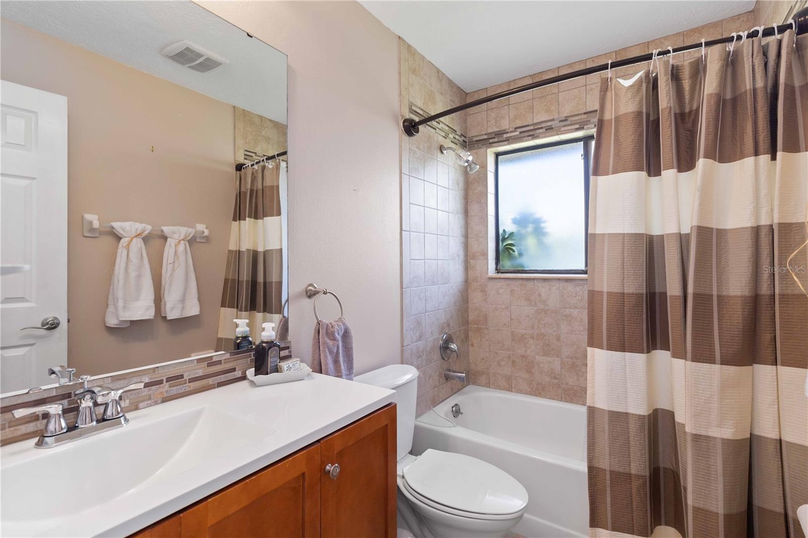 Image 23 of 42 For 2530 Creekview Circle