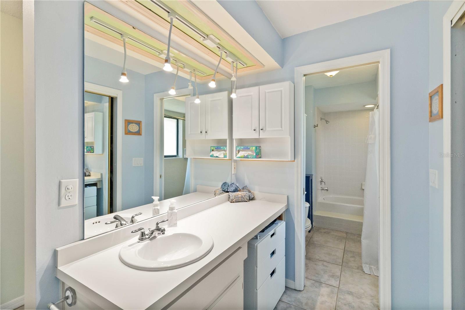 Image 29 of 42 For 2530 Creekview Circle