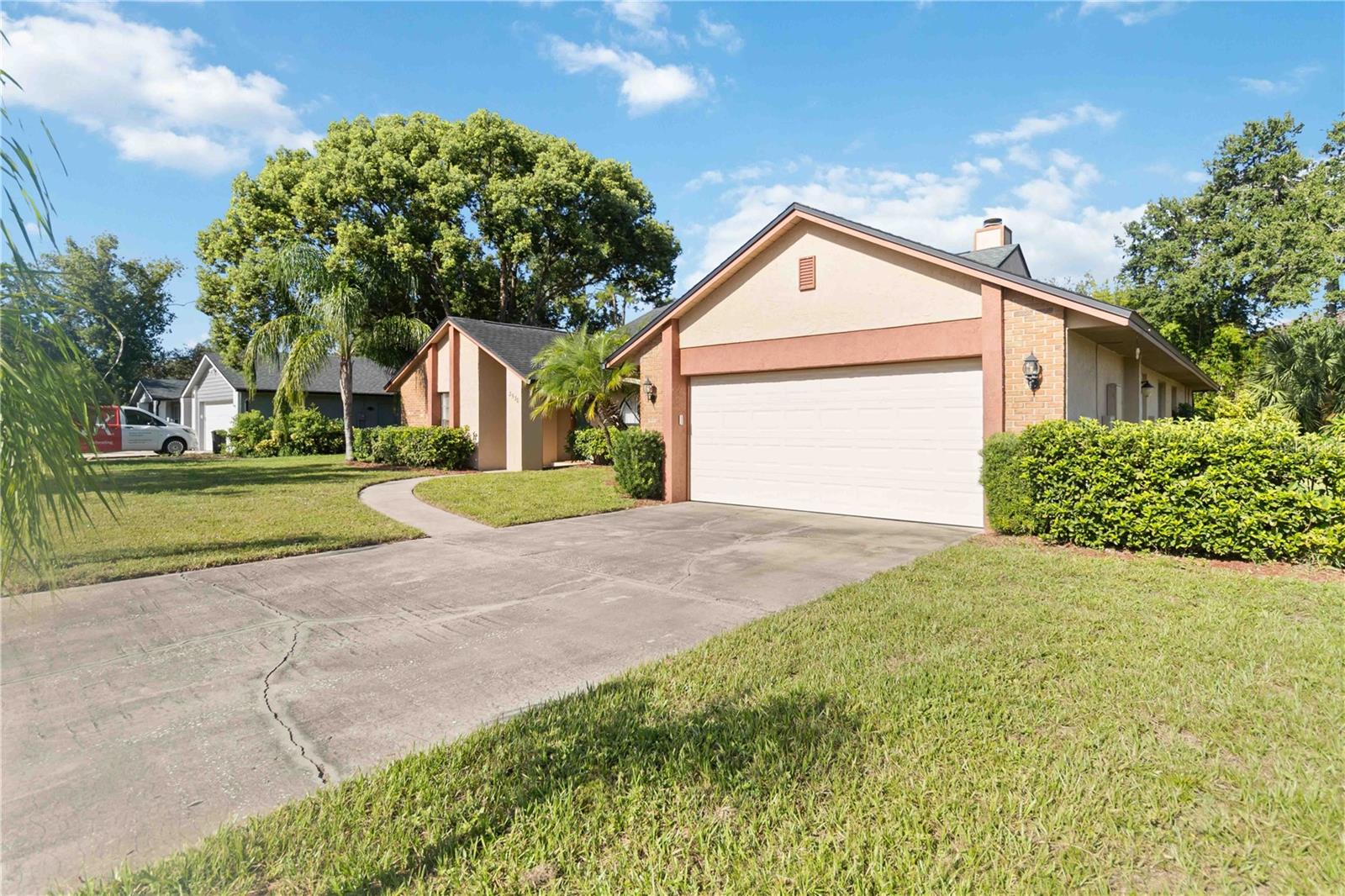 Image 4 of 42 For 2530 Creekview Circle