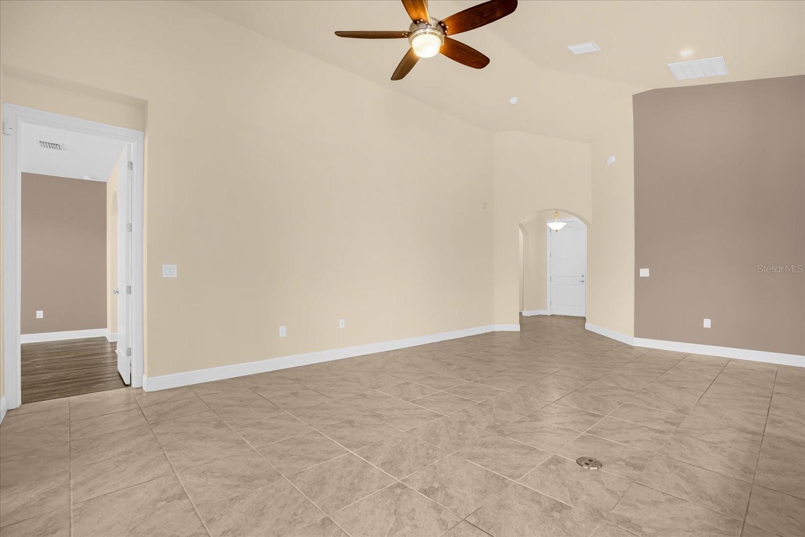 Image 17 of 25 For 212 Messina Place