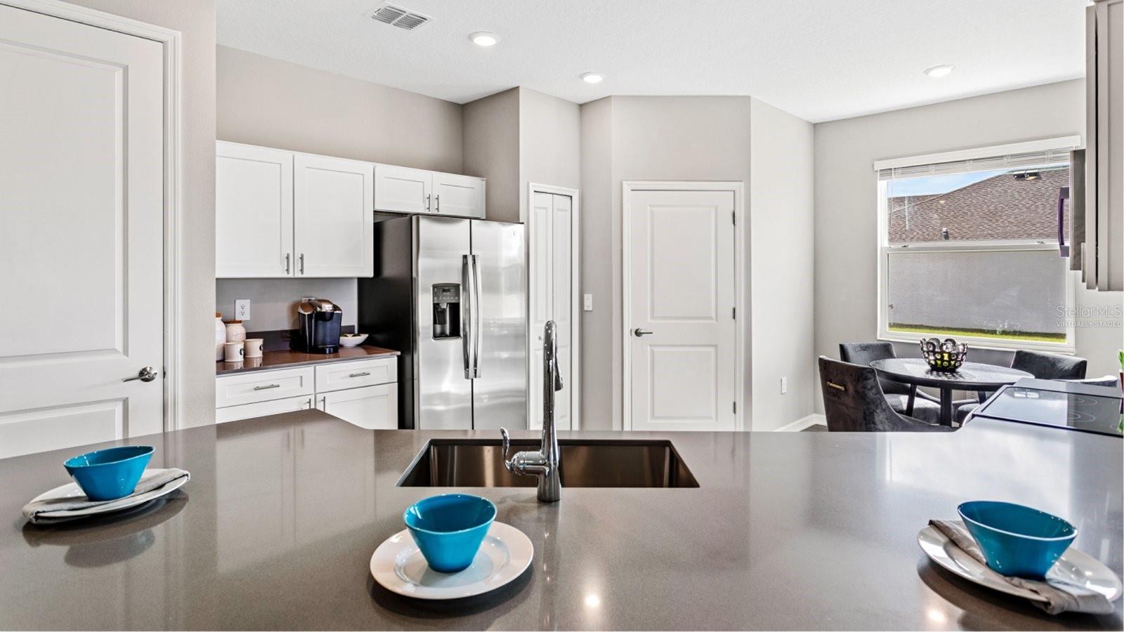 Image 3 of 26 For 5612 Lemon Grass Street