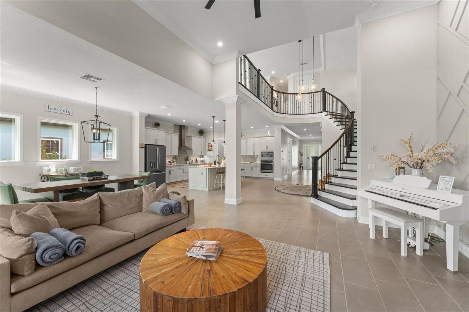 Image 10 of 76 For 13027 Stoddart Avenue