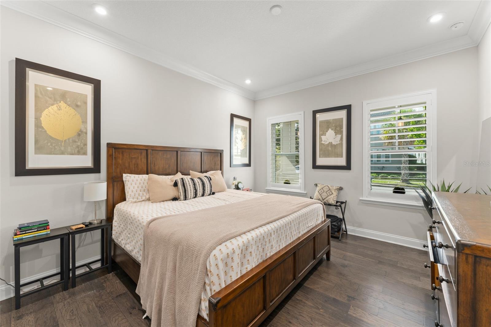 Image 29 of 76 For 13027 Stoddart Avenue