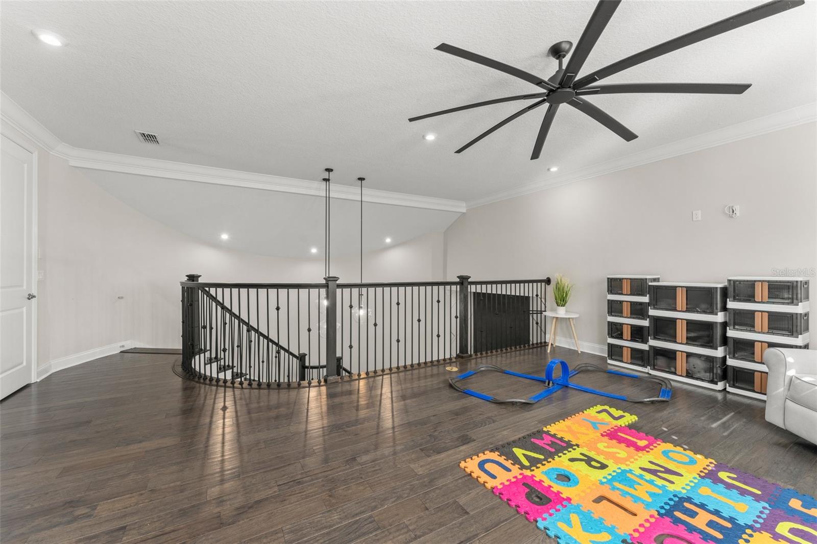 Image 33 of 76 For 13027 Stoddart Avenue